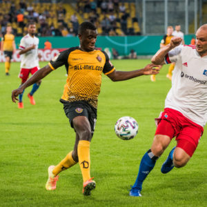 Dresdens Agyemang Diawusie (links) neben Toni Leistner (rechts);
SG Dynamo Dresden - Hamburger SV; Fußball; DFB-Pokal; 1. Runde; Saison 2020/2021; Rudolf-Harbig-Stadion; Dresden; 14. September 2020; Foto: Dennis Hetzschold