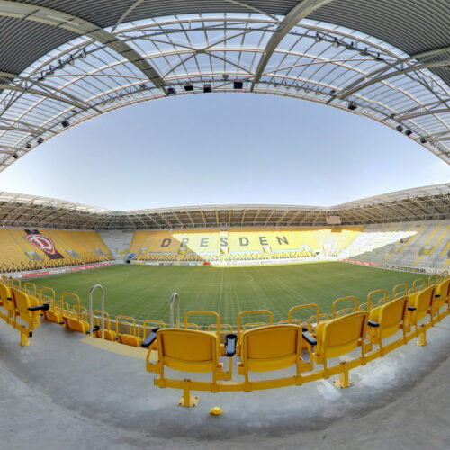 Panorama vom VIP-Bereich
Stadion-Panorama vom 12.11.2009
Foto: AFB/Schulze
Honorare zzgl. 7% MwSt
Steuernummer: 201 105 04447
HypoVereinsbank BLZ 850 200 87 Kto 5930391
Rechte: A.F.B. media GmbH, Lingnerallee 3, 01069 Dresden, Tel: 0351 81 19 19 0 Fax: 0351 81 19 19 9