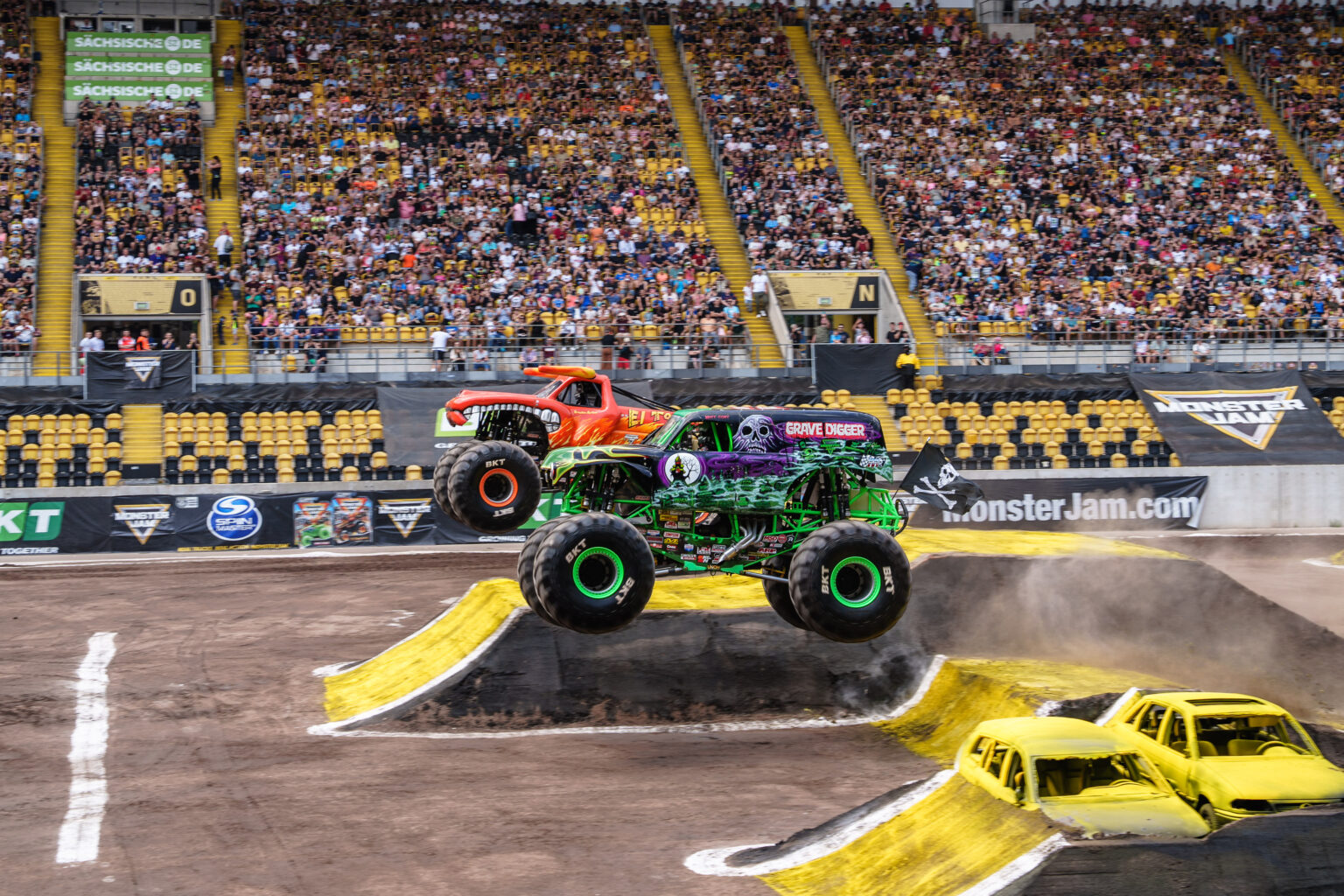 Rückblick MONSTER JAM RudolfHarbigStadion