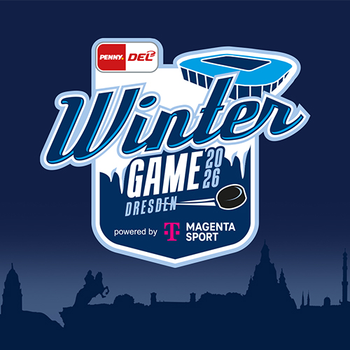 Ein blaues, rechteckiges Logo auf einem dunkelblauen Hintergrund. Das Logo ist weiß umrandet und enthält oben links das "PENNY DEL" Logo, daneben eine stilisierte blaue Eishockeyarena. In der Mitte des Logos steht in großen, geschwungenen weißen Buchstaben "Winter Game", darunter in kleinerer weißer Schrift "2026". Darunter steht "DRESDEN" in blauer Schrift und eine stilisierte Eishockeyscheibe mit einem Schläger. Am unteren Rand des Logos steht "powered by" und das magenta-farbene Telekom-Logo mit "MAGENTA SPORT". Ganz unten auf dem dunkelblauen Hintergrund ist eine Silhouette der Dresdner Skyline in einem helleren Blau zu sehen.